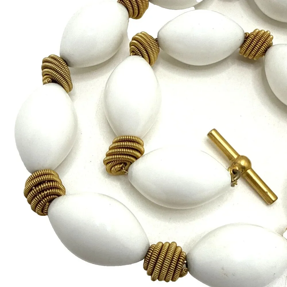 TALBOTS White and Gold Tone Beaded Choker Necklace Chunky  Statement 17